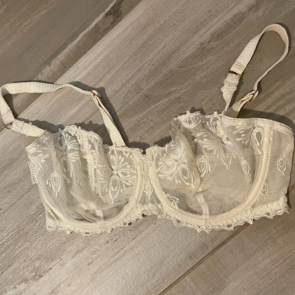 Chantelle white lace bra 34 DD